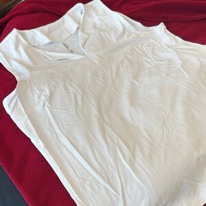 Lulu-B Crisp White V-Neck Top